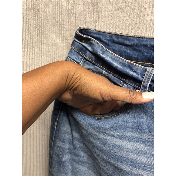 Time And Tru Denim Jeans Size 18 Petite Straight Medium Wash Distressed - Picture 7 of 15